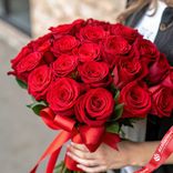 Маленькое фото 2: Букет из 25 алых роз