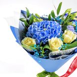 Маленькое фото 2: Акция! Букет из гортензии, лизиантусов и роз «Мечтаю о тебе»