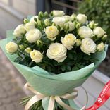 Маленькое фото 1: Букет из 5 белых кустовых пионовидных роз