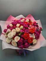 Фото флориста 2: Букет из 39 роз микс в розовой пленке