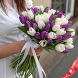 Маленькое фото 1: Букет из 51 сиреневого и белого тюльпана, Россия