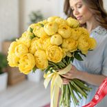 Маленькое фото 1: Букет из 35 желтых пионов с лентой, Голландия