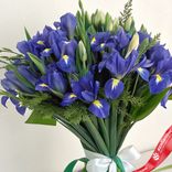 Маленькое фото 3: Букет из 49 синих ирисов