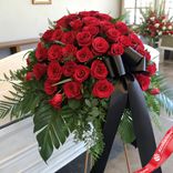 Маленькое фото 1: Траурный букет из 50 красных роз