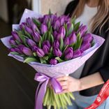 Маленькое фото 1: Букет из 55 фиолетовых тюльпанов
