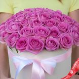 Маленькое фото 3: Букет из 51 розовой розы в розовой коробке