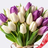 Маленькое фото 2: 31 белый и сиреневый тюльпан, Россия