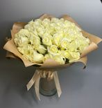 Фото флориста 1: Акция! Букет из 51 белой розы в крафте