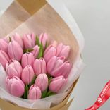 Маленькое фото 3: Букет из 19 розовых тюльпанов «Для тебя, котик!»