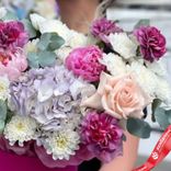 Маленькое фото 3: Букет из роз, пионов, гвоздик «Счастье в цветах»