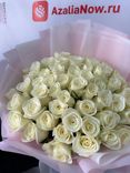 Фото флориста 6: Букет из 51 белой розы в розовой упаковке