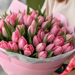 Маленькое фото 3: Букет из 55 розовых тюльпанов