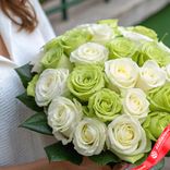 Маленькое фото 2: Букет из 29 бело-зеленых роз «Мондиаль», Эквадор, В 70см