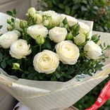 Маленькое фото 2: Букет из 7 белых кустовых пионовидных роз