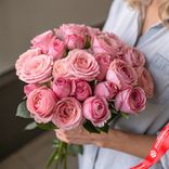 Маленькое фото 1: Букет из 21 пионовидной розовой розы, 50 см, Эквадор