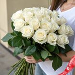 Маленькое фото 1: Букет из 19 белых роз без упаковки