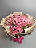 Фото флориста 6: Букет из 17 кустовых пионовидных роз