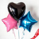 Маленькое фото 1: Композиция из 3 шаров с гелием, 1 черное сердце и 2 звезды