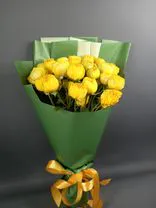 Фото флориста 3: Акция! Букет из 9 желтых роз Пиони Баблс