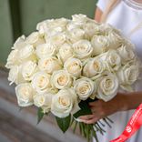 Маленькое фото 1: Букет из 39 белых роз «Мондиаль», 50см, Эквадор