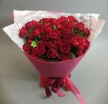 Фото флориста 6: Акция! Букет из 19 кустовых красных роз «Арлекино» (классические букеты)