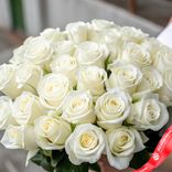 Маленькое фото 1: Букет из 29 белых роз «Мондиаль», 50см, Эквадор