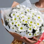 Маленькое фото 2: Букет из 9 белых хризантем в крафте