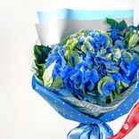 Маленькое фото 2: Букет из синей гортензии «Облачко» (авторские букеты)