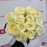 Фото флориста 6: 13 белых роз 60 см, Россия