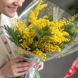Маленькое фото 2: Букет 3 мимозы в пленке