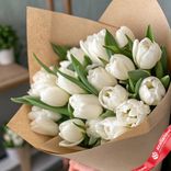Маленькое фото 2: Букет из 20 белых пионовидных тюльпанов в крафте, Голландия