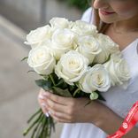 Маленькое фото 1: 11 белых роз высшего сорта