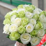 Маленькое фото 2: Букет из 39 бело-зеленых роз «Мондиаль», Эквадор, В 70см