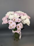 Фото флориста 1: Букет из 9 кустовых фиолетовых хризантем с лентой, Ромашка, Голландия