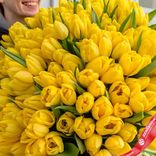 Маленькое фото 2: Букет из 400 желтых тюльпанов, Россия