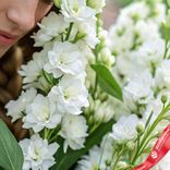 Маленькое фото 3: Букет из 5 белых дельфиниумов