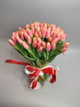 Фото флориста 1: 101 коралловый тюльпан, Россия