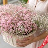 Маленькое фото 1: Букет из 35 розовых гипсофил в корзине
