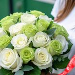 Маленькое фото 3: Букет из 21 бело-зеленых роз «Мондиаль», Эквадор, В 70см