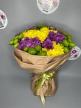 Фото флориста 3: Букет из 15 кустовых хризантем в крафте