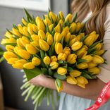 Маленькое фото 1: Букет из 50 желтых тюльпанов, Россия