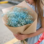 Маленькое фото 1: Букет из 9 голубых гипсофил в крафте