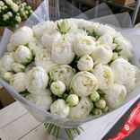 Маленькое фото 1: Букет из 50 белых пионов в пленке