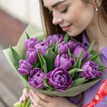 Маленькое фото 1: Букет из 15 фиолетовых пионовидных тюльпанов