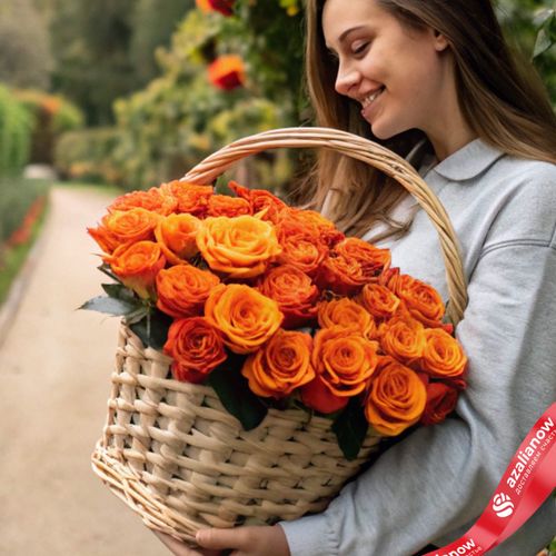 Букет из 45 оранжевых роз в корзине, 50 см, Россия