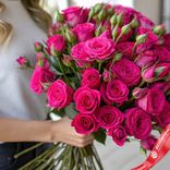 Маленькое фото 1: Букет из 39 кустовых малиновых роз