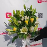 Фото флориста 1: Букет из тюльпанов, лилий и альстромерий