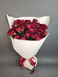 Фото флориста 6: Букет из 9 кустовых пионовидных красных роз
