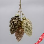 Маленькое фото 1: Набор украшений подвесных Шишка 3шт. (стекло), Н7,5х4,5см, цв. в асс.