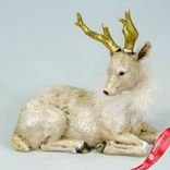 Маленькое фото 3: Сувенир Олень лежащий (полирезин), H15,5см, золотой